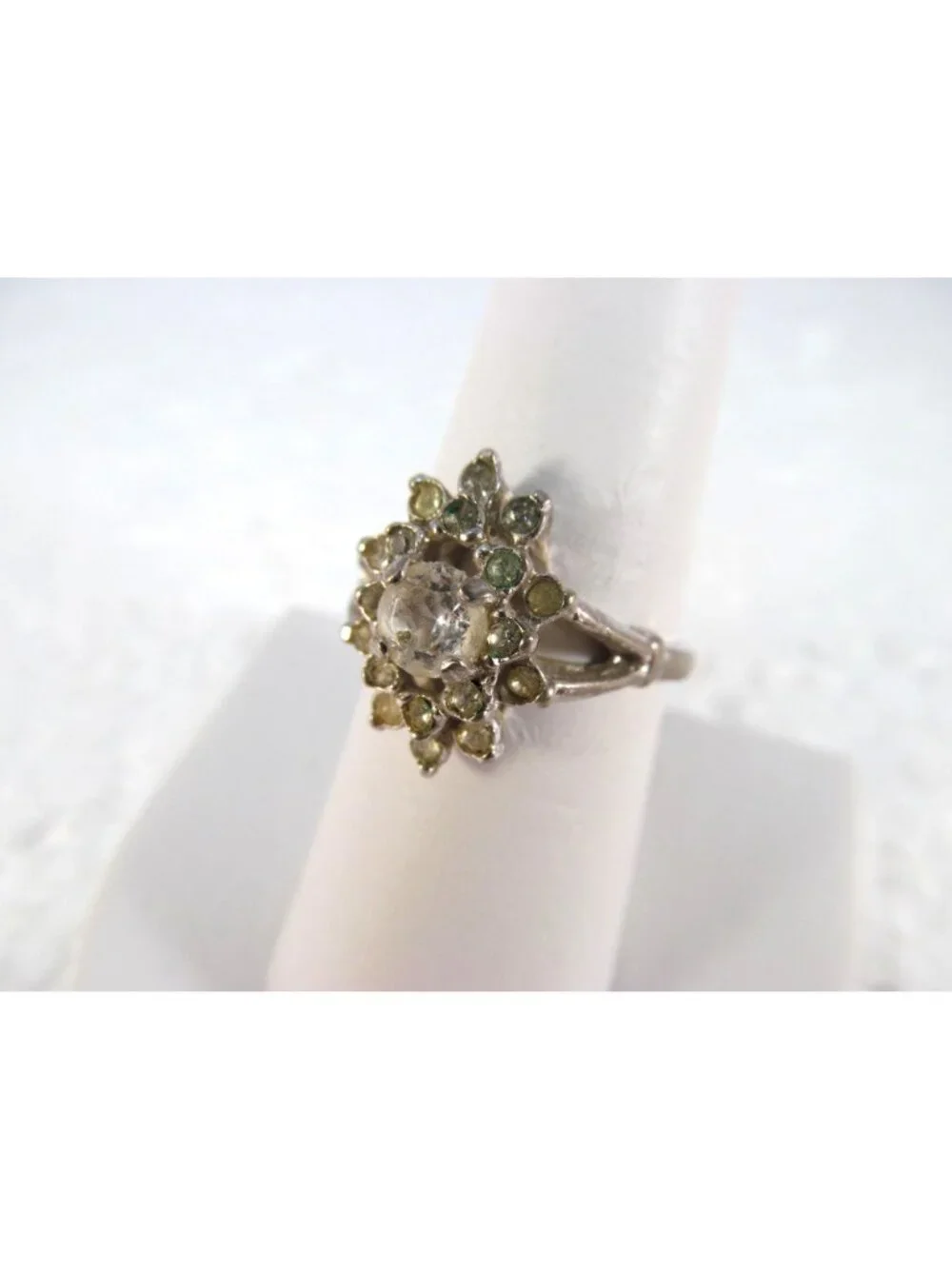 Vintage 1970s Light Green Clear Glass Flower Silver Tone Cocktail Ring Sz 8.25